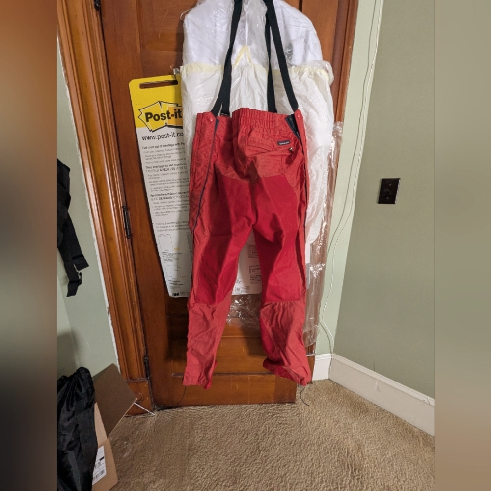 Patagonia ski/snowboard bib